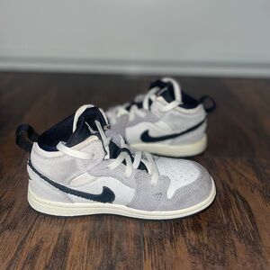 Jordan Kids High-Top Sneakers in Light Gray, White and Black